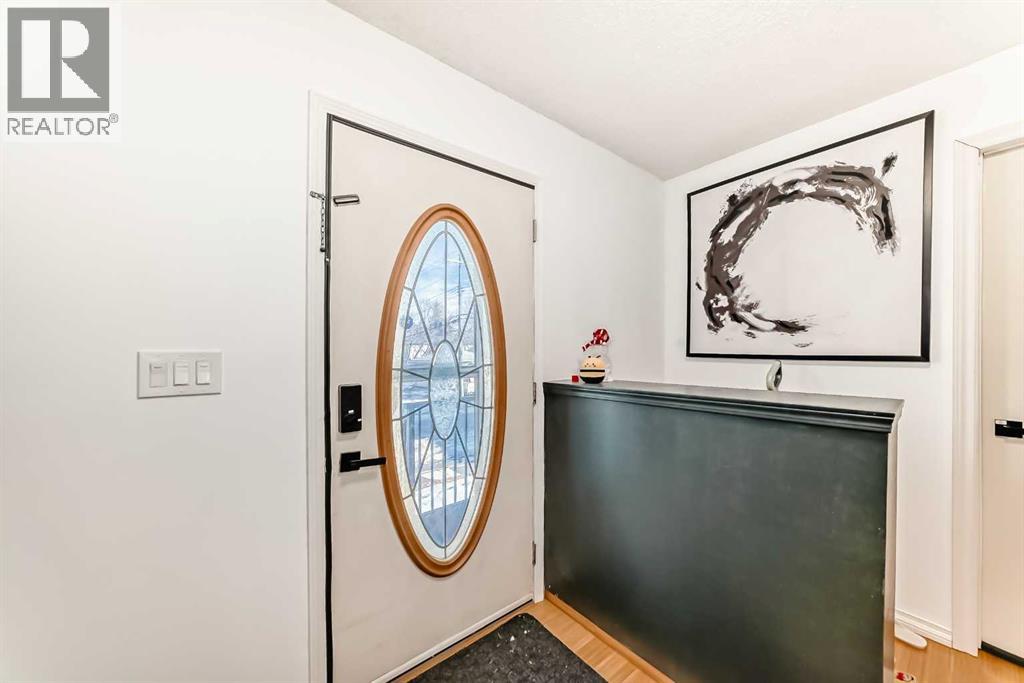 House for Sale in 6907 6 Street SW|Calgary, Alberta T2V5H8 3