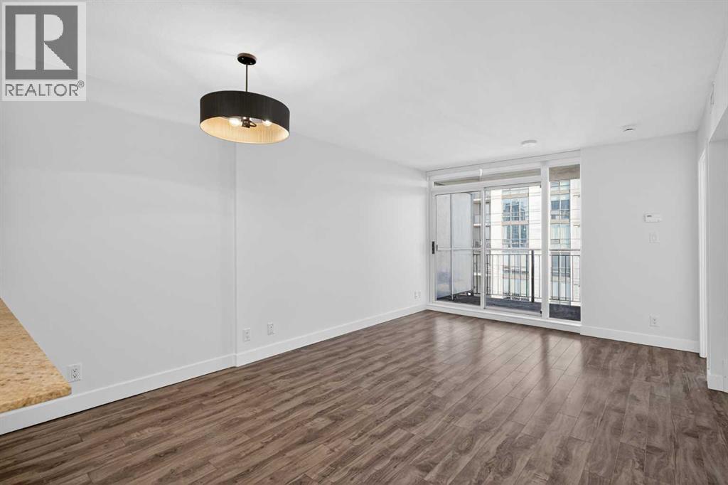 Apartment for Sale in 1501, 1110 11 Street SW|Calgary, Alberta T2R1S5 4