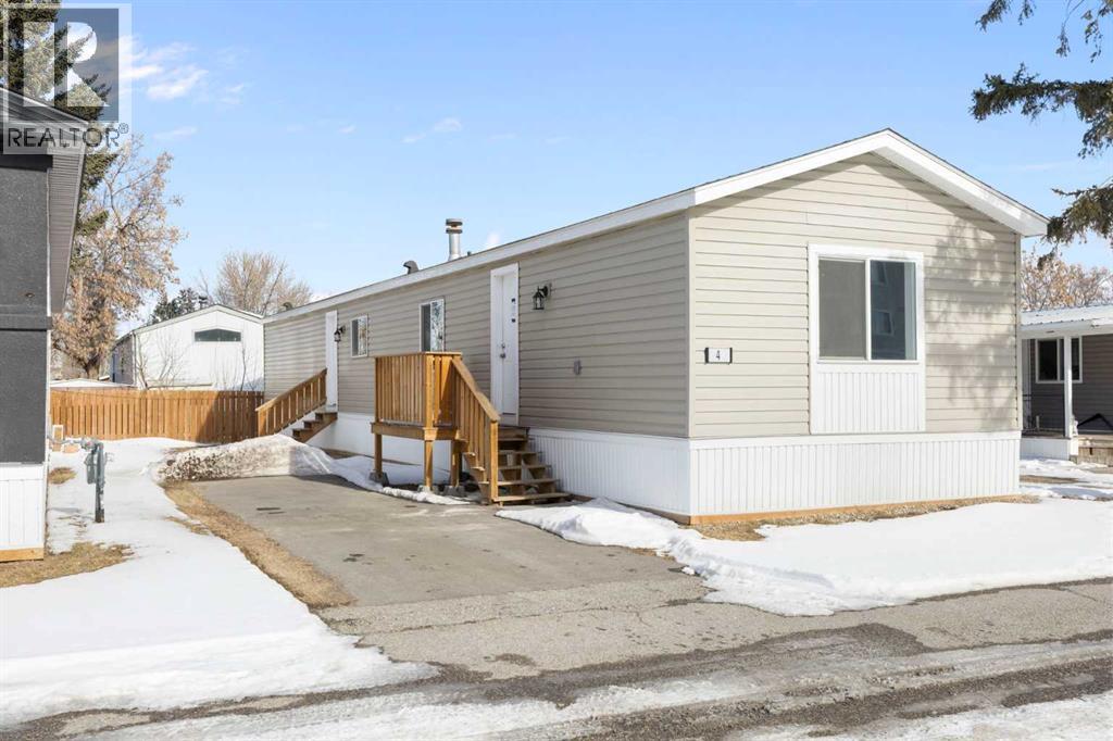 Mobile Home for Sale in 4, 6220 17 Avenue SE|Calgary, Alberta T2A0W6