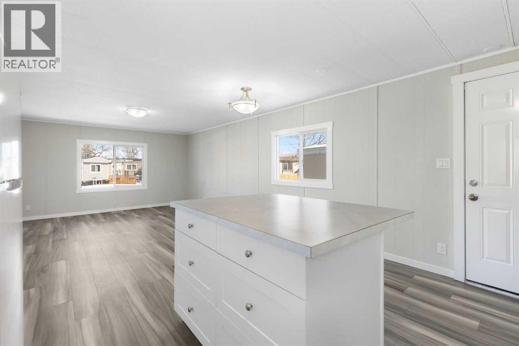 Mobile Home for Sale in 57, 6220 17 Avenue SE|Calgary, Alberta T2A0W6 4