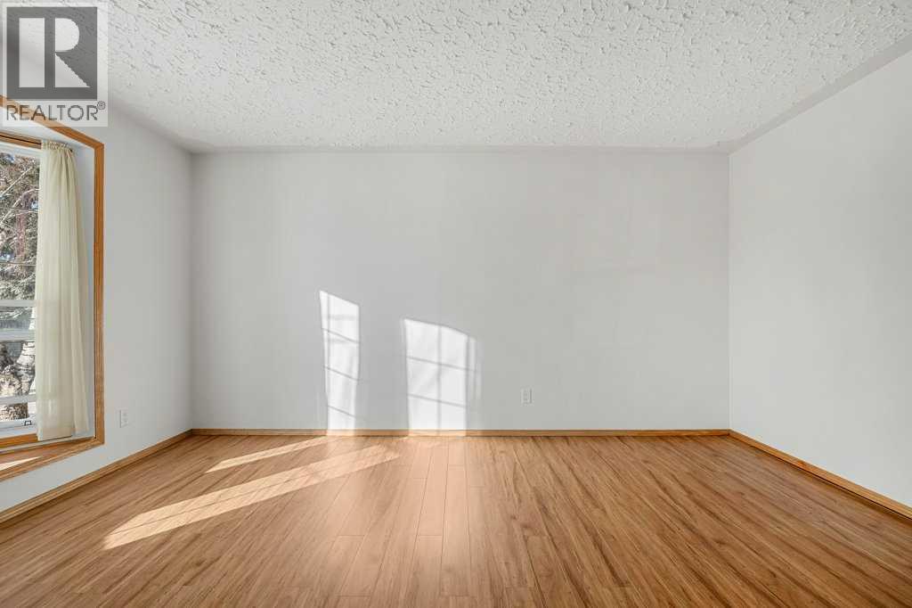 House for Sale in 36 Doverthorn Place SE|Calgary, Alberta T2B2B8 5