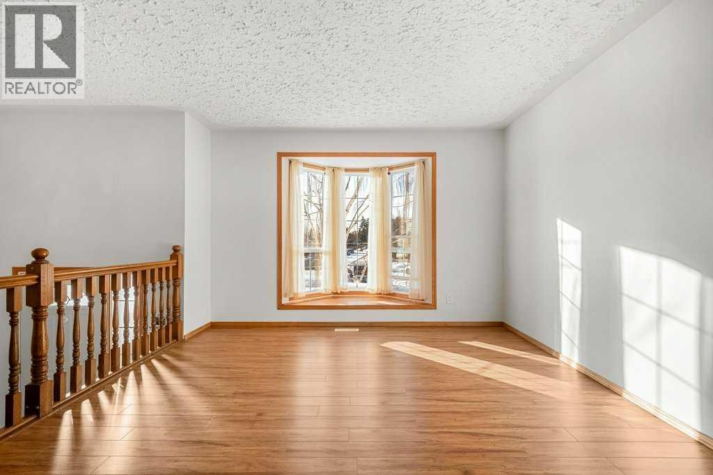 House for Sale in 36 Doverthorn Place SE|Calgary, Alberta T2B2B8 4