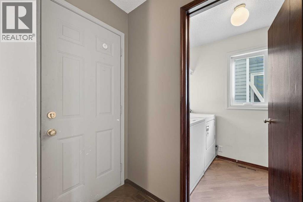 House for Sale in 52 Riverwood Circle SE|Calgary, Alberta T2C4A9 5