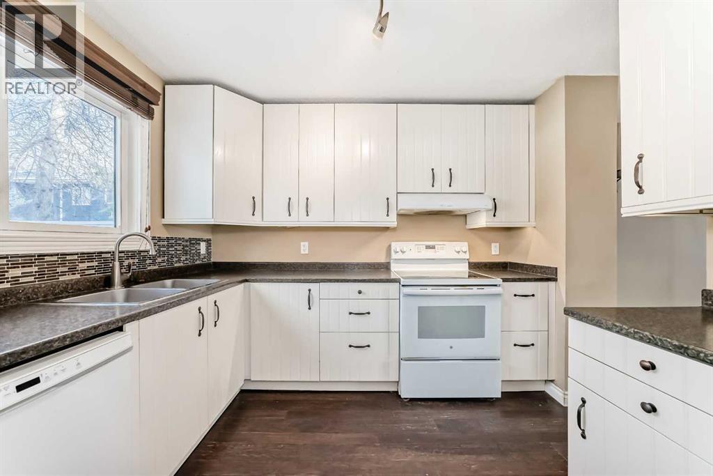 Row / Townhouse for Sale in 60, 251 90 Avenue SE|Calgary, Alberta T2J0A4 5