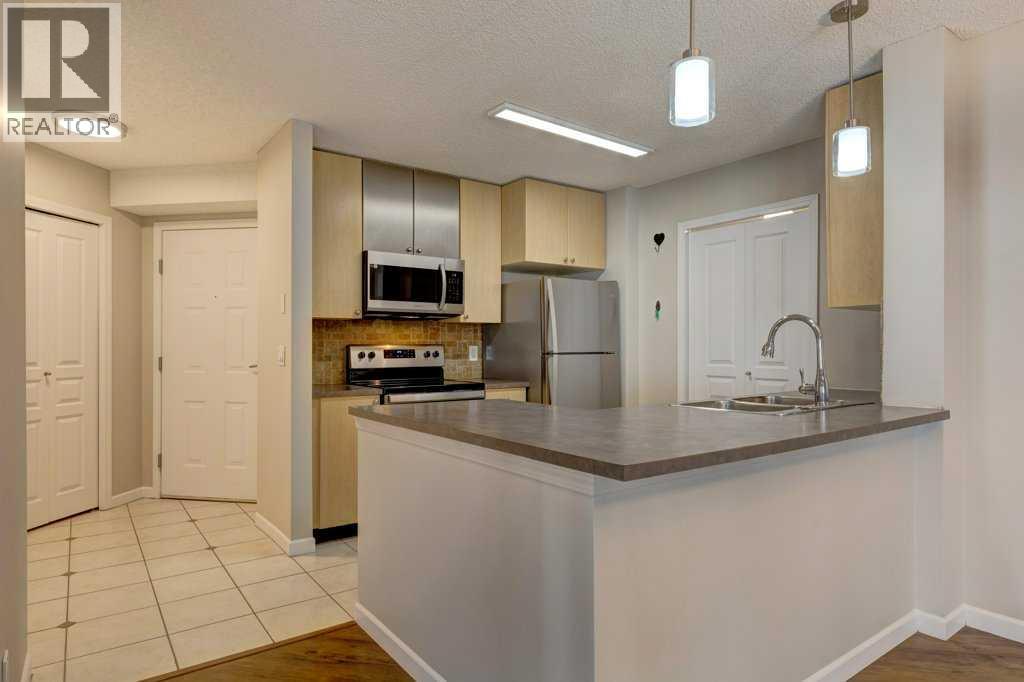 Apartment for Sale in 233, 30 Richard Court SW|Calgary, Alberta T3E7N2 5