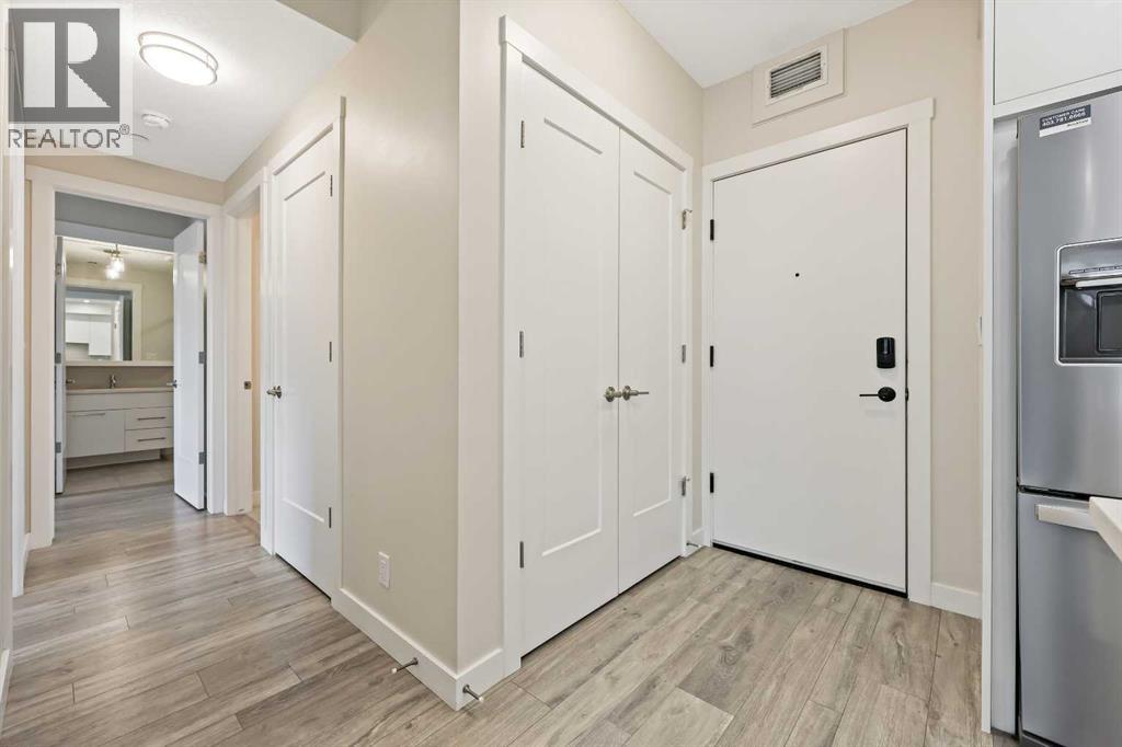 Apartment for Sale in 304, 4160 Norford Avenue NW|Calgary, Alberta T3B6L8 5