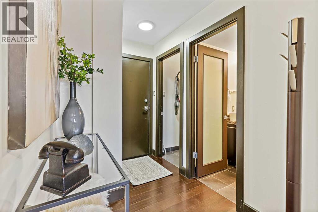 Apartment for Sale in 302, 1709 19 Avenue SW|Calgary, Alberta T2T0J5 3