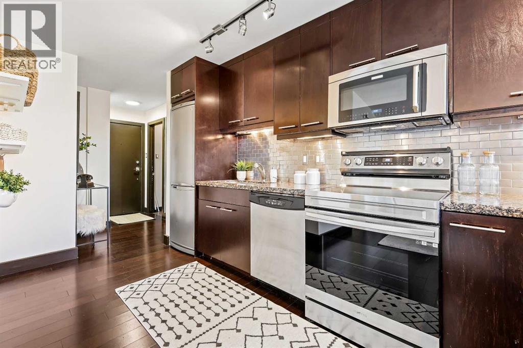 Apartment for Sale in 302, 1709 19 Avenue SW|Calgary, Alberta T2T0J5 4