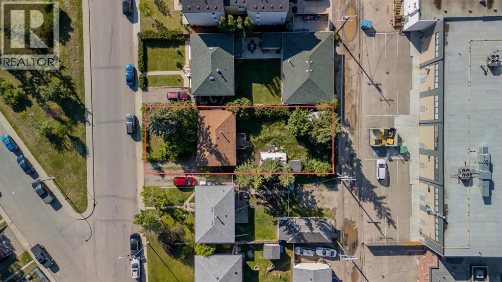 House for Sale in 6316 Bowwood Drive NW|Calgary, Alberta T3B2G4 2