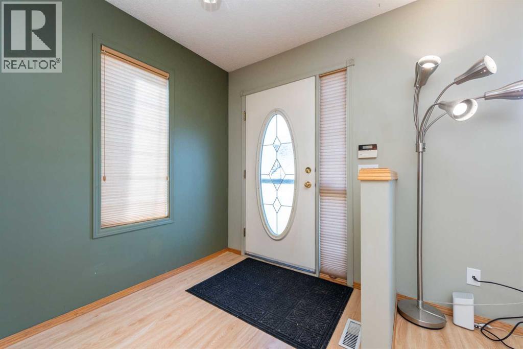 House for Sale in 7 Covewood Park NE|Calgary, Alberta T3K4T1 3