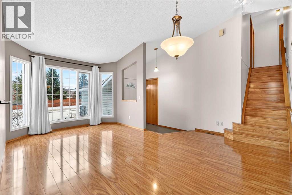 House for Sale in 1208 Sunvista Way SE|Calgary, Alberta T2X3G1 4