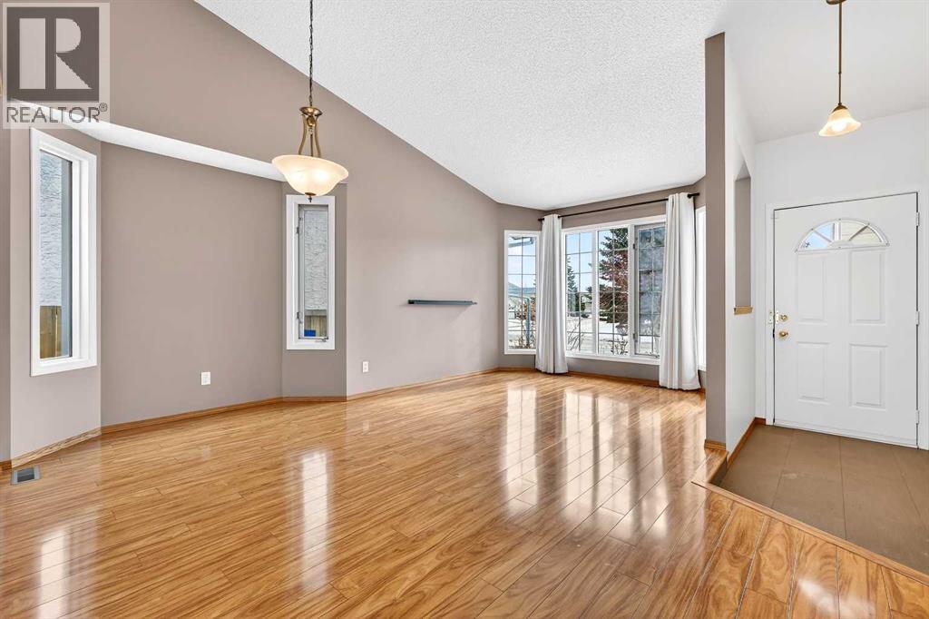 House for Sale in 1208 Sunvista Way SE|Calgary, Alberta T2X3G1 2