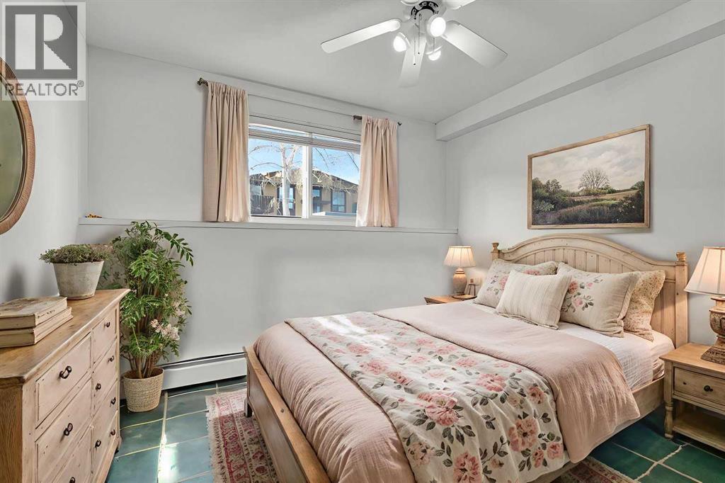 Apartment for Sale in 4, 104 Sabrina Way SW|Calgary, Alberta T2W2N6