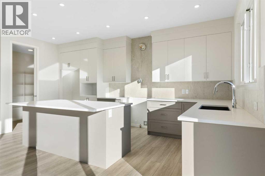 House for Sale in 218 West Grove Lane SW|Calgary, Alberta T3H6E3 2