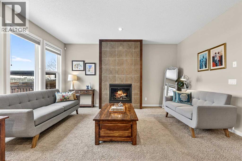 House for Sale in 401 Mahogany Court SE|Calgary, Alberta T3M0T6 5