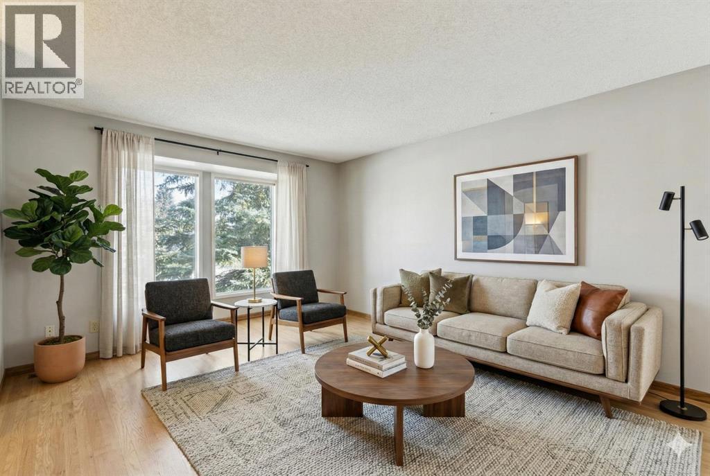 House for Sale in 571 Woodside Place SW|Calgary, Alberta T2W3J9 5