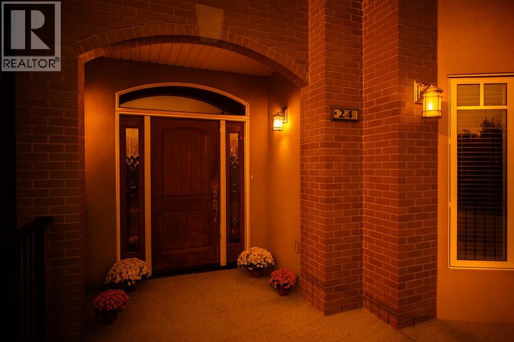 House for Sale in 24 Aspen Meadows Green SW|Calgary, Alberta T3H5J9 3