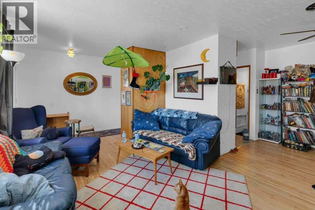 House for Sale in 3027 37 Street SW|Calgary, Alberta T3E3B5 4