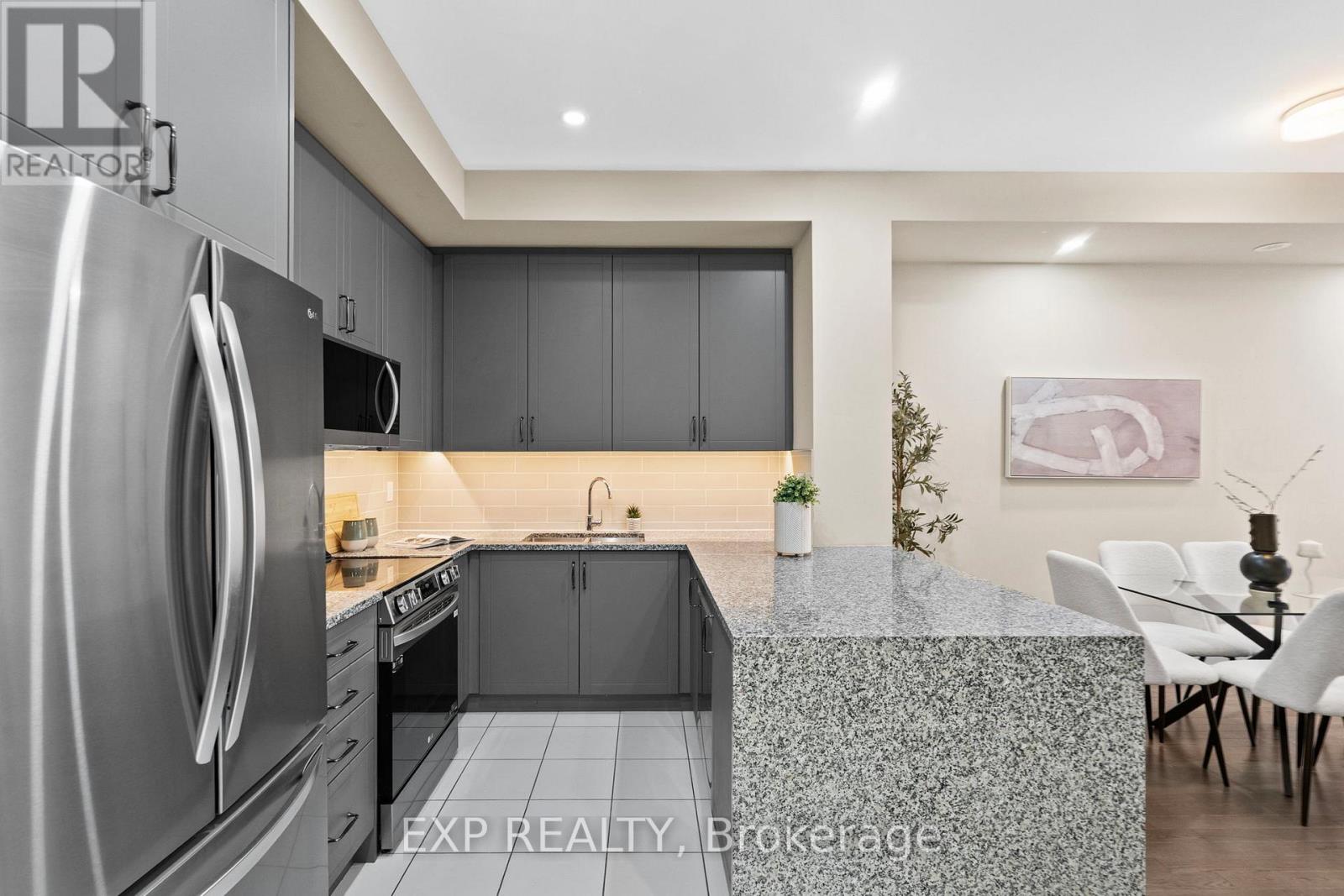 Row / Townhouse for Sale in 139 - 55 LUNAR CRESCENT|Mississauga (Streetsville), Ontario L5M2R2 3