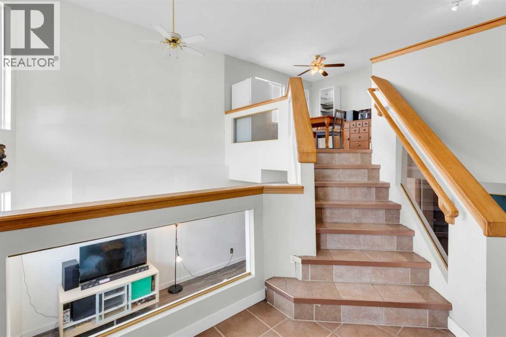 House for Sale in 8035 Laguna Way NE|Calgary, Alberta T1Y7A3 3