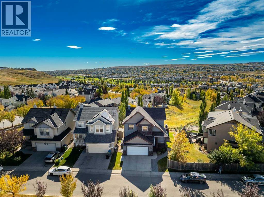 House for Sale in 210 Hidden Creek Heights NW|Calgary, Alberta T3A6K8 3