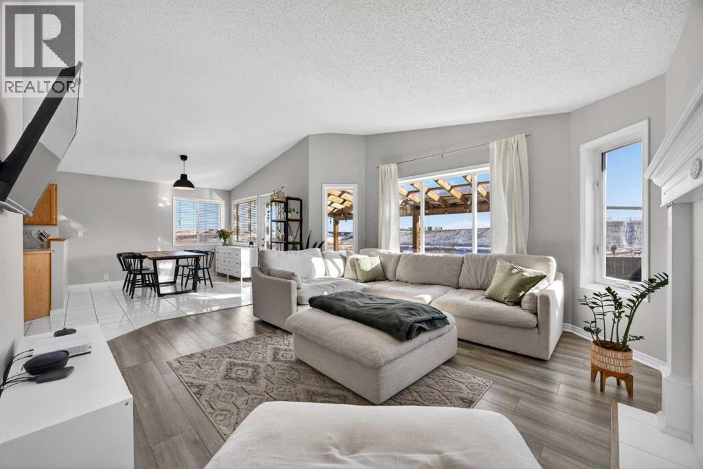 House for Sale in 108 Harvest Creek Court NE|Calgary, Alberta T3K4N8 3