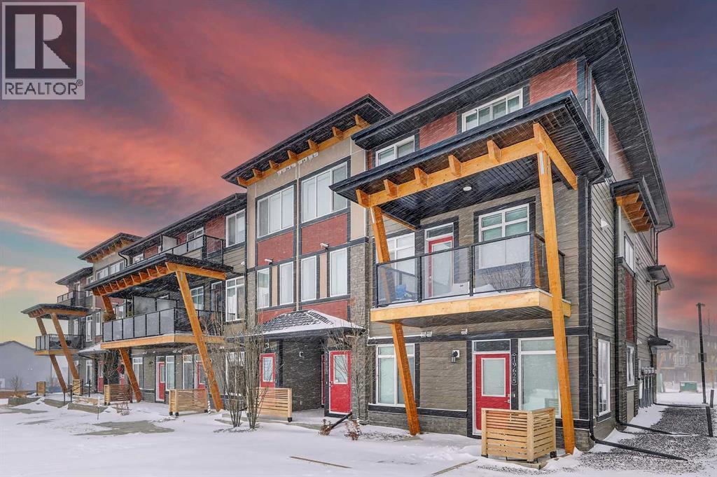 Row / Townhouse for Sale in 19635 45 Street SE|Calgary, Alberta T3M3A7 2