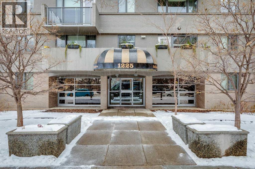 Apartment for Sale in 305, 1225 15 Avenue SW|Calgary, Alberta T3C0X6 2