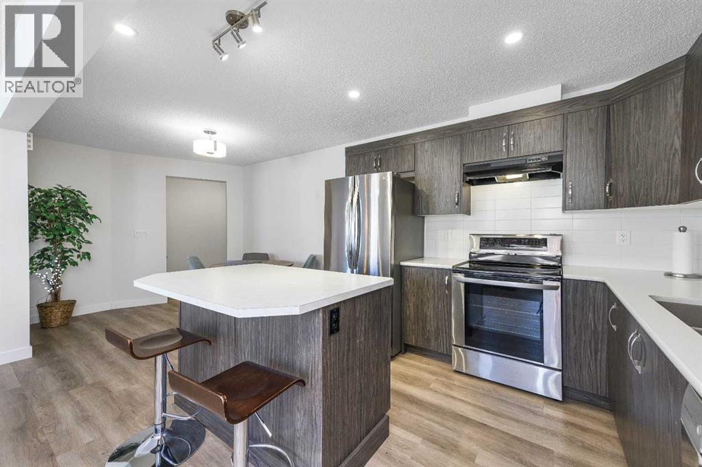 Row / Townhouse for Sale in 15 Yorkville Avenue SW|Calgary, Alberta T2X4K3 5