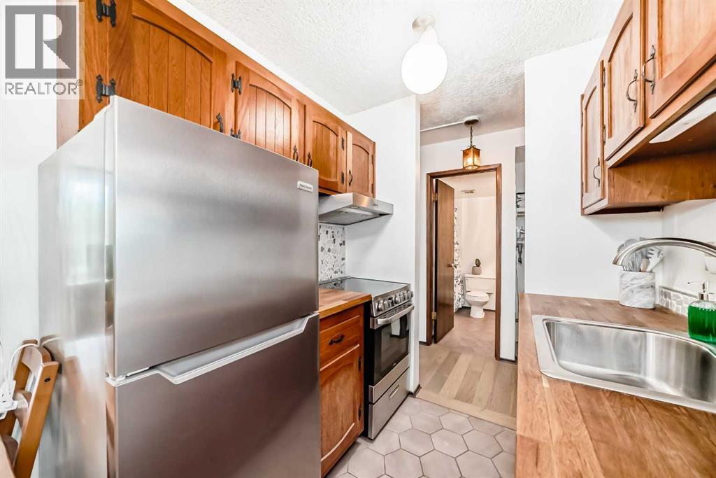 Apartment for Sale in 305, 635 57 Avenue SW|Calgary, Alberta T2V0H5 4