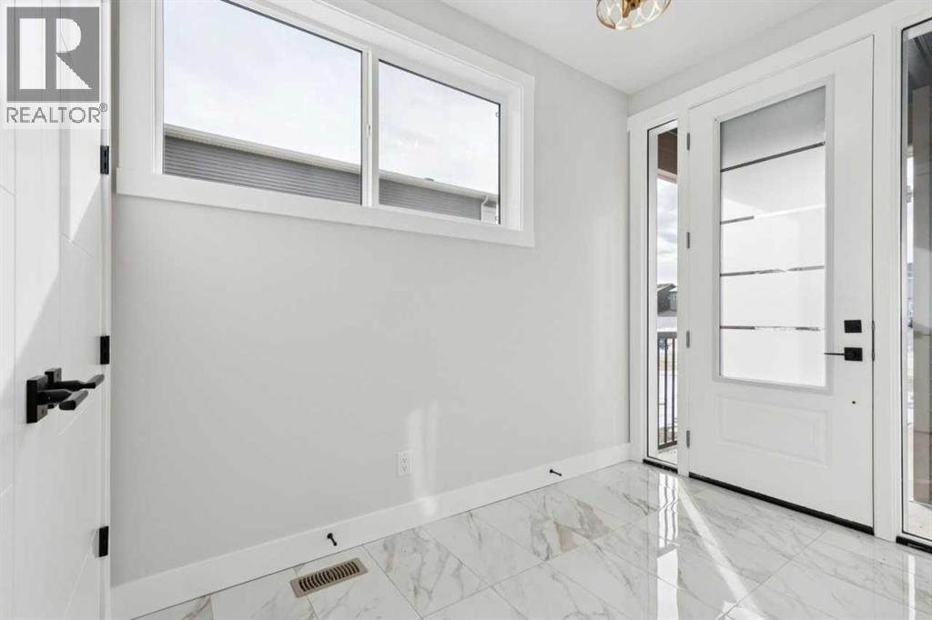 House for Sale in 267 Marmot Grove NW|Calgary, Alberta T3R2B5 5