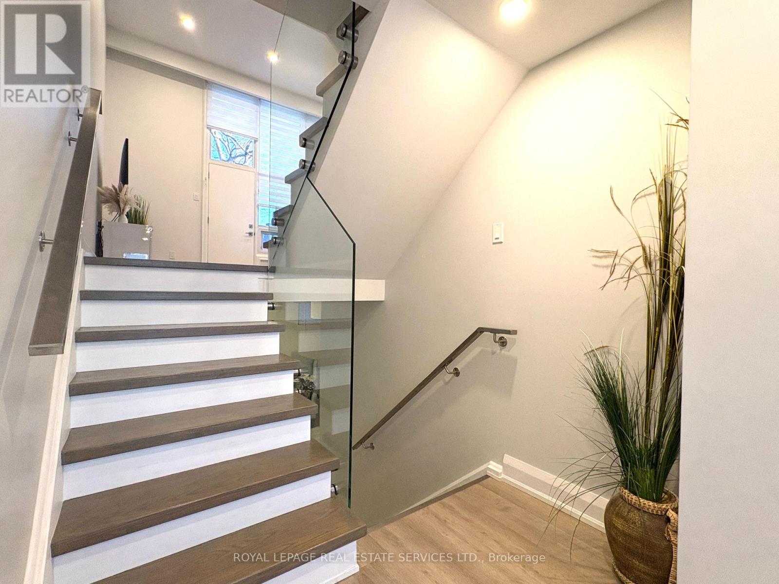 Row / Townhouse for Sale in 30 - 629 RATHBURN ROAD|Toronto (Eringate-Centennial-West Deane), Ontario M9C3T5 4