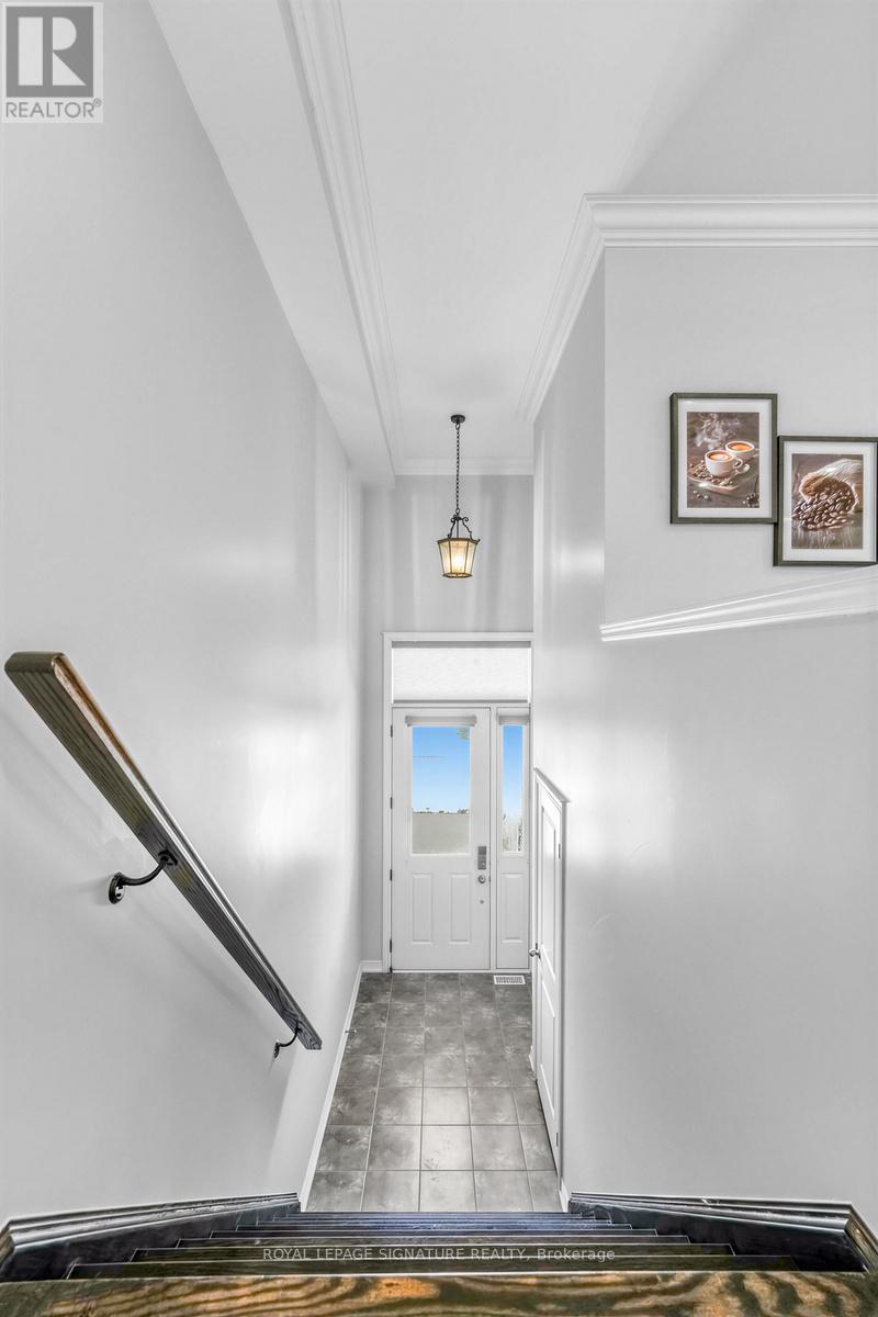 Row / Townhouse for Sale in 534 STREAM CRESCENT|Oakville (SH Sixteen Hollow), Ontario L6M1N7 5