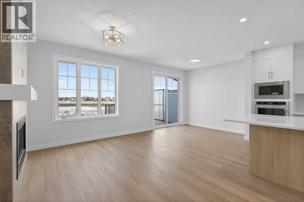 Duplex for Sale in 159 Greenwich Drive NW|Calgary, Alberta T3B6N9 4