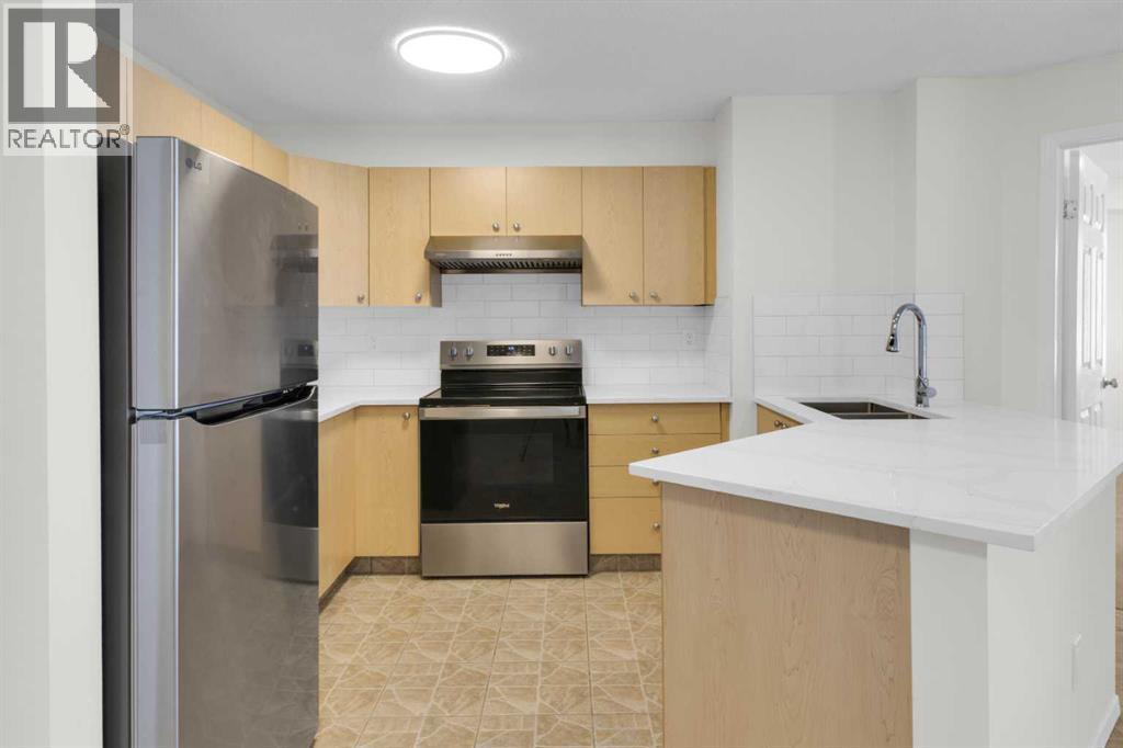 Apartment for Sale in 104, 16 Country Village Bay NE|Calgary, Alberta T3K5Y9 3