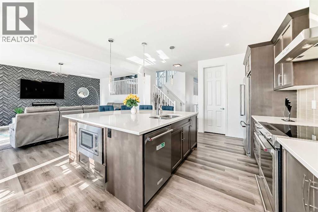 House for Sale in 73 Carrington Circle NW|Calgary, Alberta T3P0Y4 4