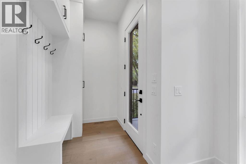 Duplex for Sale in 506 28 Avenue NW|Calgary, Alberta T2M2K8 2