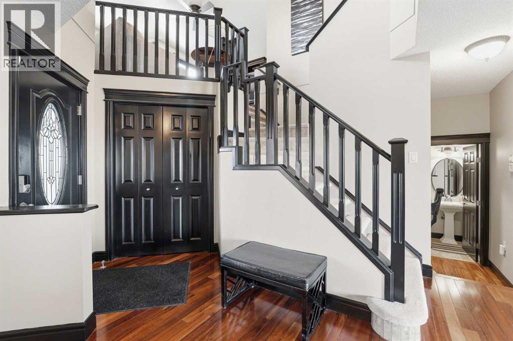 House for Sale in 224 Everbrook Way SW|Calgary, Alberta T2Y0E8 2