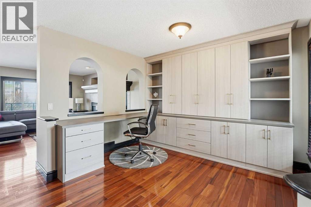 House for Sale in 224 Everbrook Way SW|Calgary, Alberta T2Y0E8 3