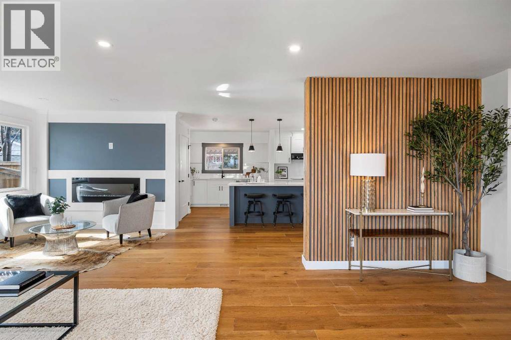 House for Sale in 1040 Lake Ontario Drive SE|Calgary, Alberta T2J3K2 3