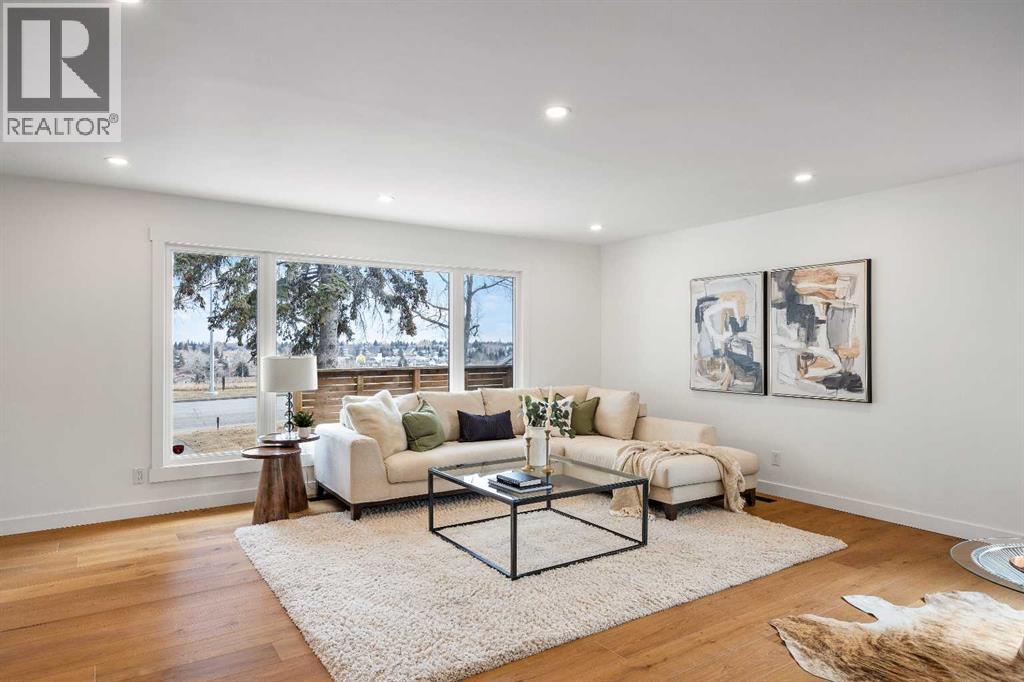 House for Sale in 1040 Lake Ontario Drive SE|Calgary, Alberta T2J3K2 4