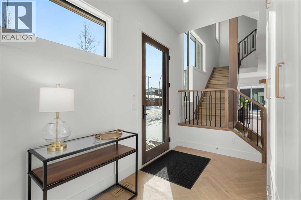 House for Sale in 2401 4 Avenue NW|Calgary, Alberta T2N0P3 2