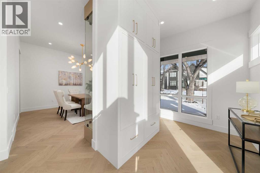 House for Sale in 2401 4 Avenue NW|Calgary, Alberta T2N0P3 3