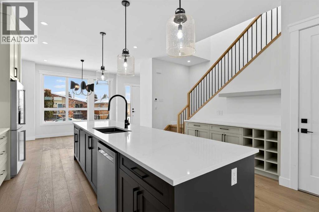 Duplex for Sale in 1137 41 Street SW|Calgary, Alberta T3C1X5 5