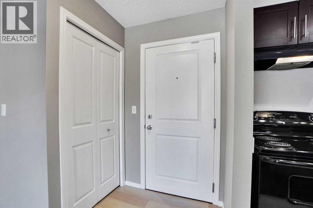 Apartment for Sale in 2204, 1317 27 Street SE|Calgary, Alberta T2A4Y5 5