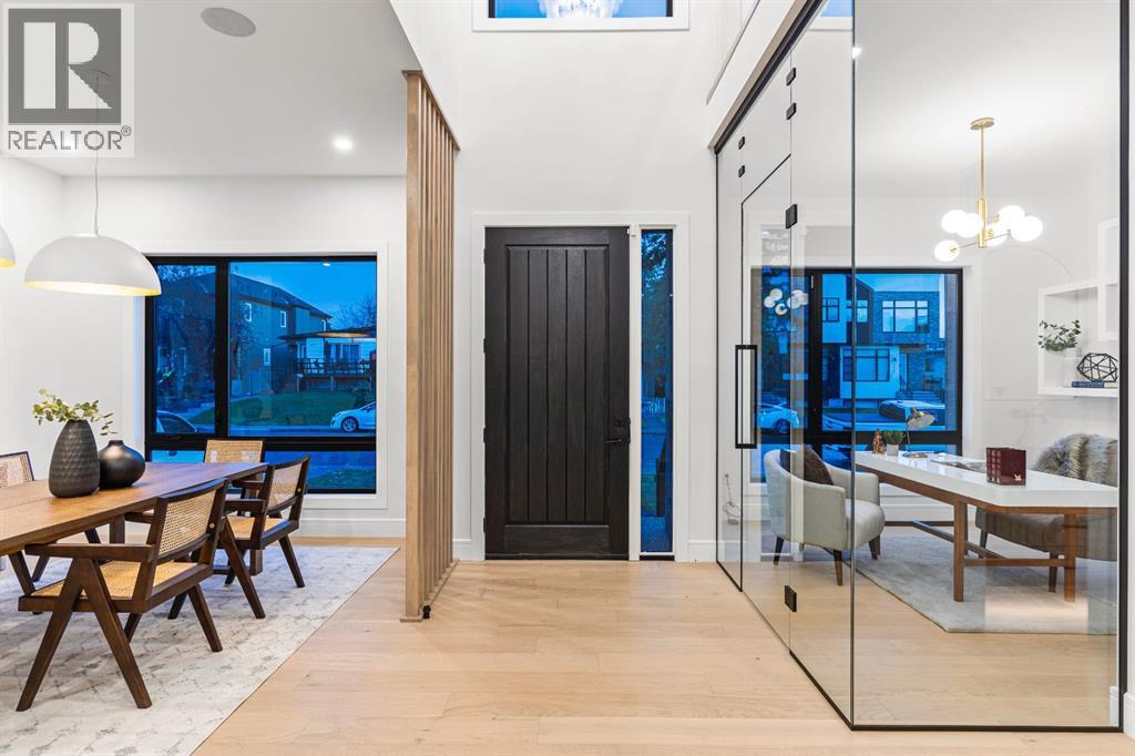 House for Sale in 430 21 Avenue NE|Calgary, Alberta T2E1S6 4