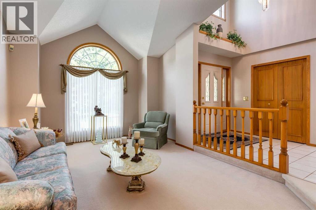 House for Sale in 180 Edgevalley Circle NW|Calgary, Alberta T3A4Z8 5