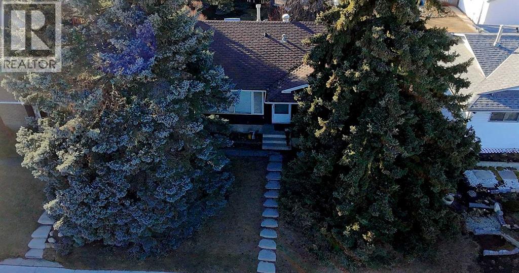 House for Sale in 1903 62 Street NE|Calgary, Alberta T1Y1N3 2