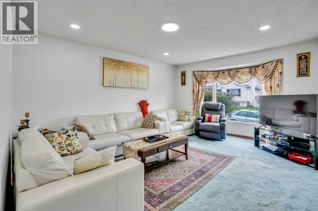 House for Sale in 43 Falshire Close NE|Calgary, Alberta T3J3A2 2