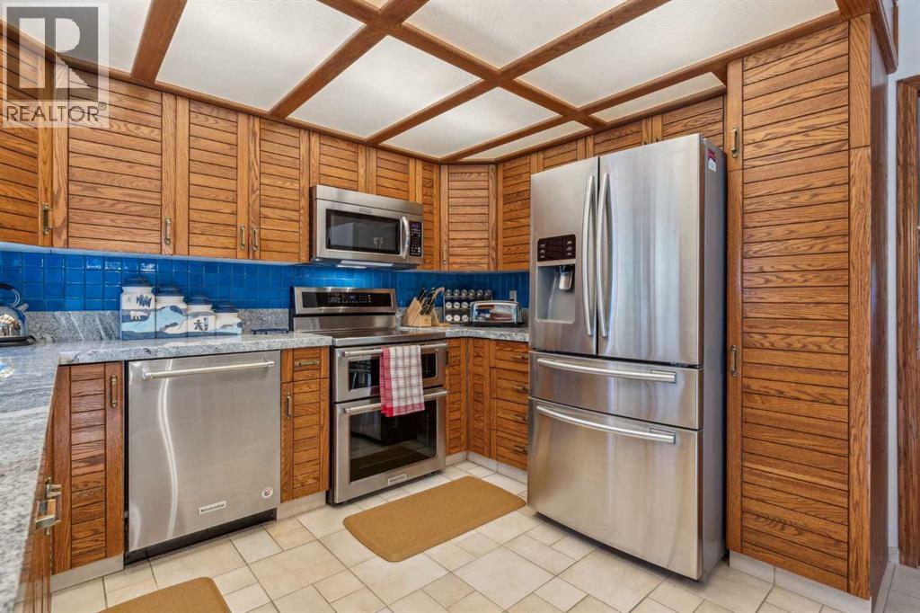 House for Sale in 9948 Patton Road SW|Calgary, Alberta T2V5G1 5